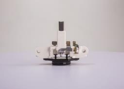REG.NAP./BOSCH/ 14V /100A/ DB/VOLVO PG12.6. 1 197 311 242