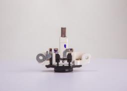 REG.NAP./BOSCH/ 14V /120A/ AUDI 91- PG12.6. 1 197 311 223