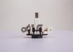 REG.NAP./BOSCH/ 14V /100A/ DB/VOLVO PG12.6. 1 197 311 242